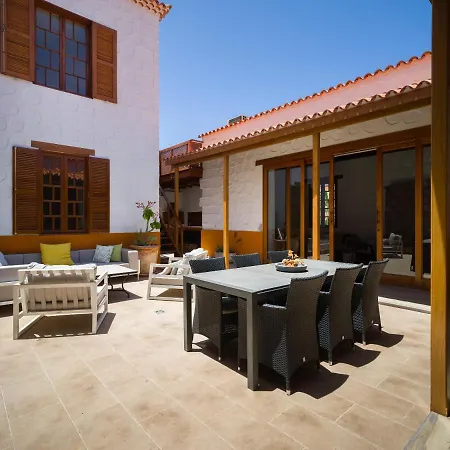 Beautiful Beach House In Traditional Canarian Style Puerto De Mogan Exterior photo