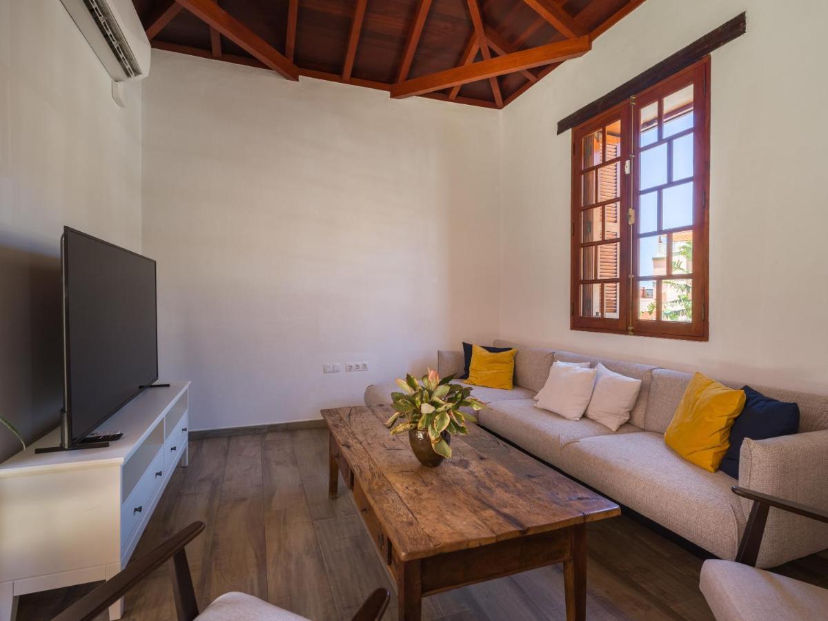 Dom wakacyjny Beautiful House In Traditional Canarian Style